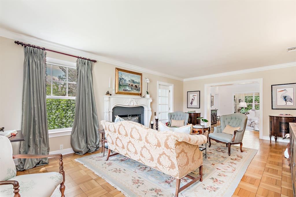 BEACH SHORES - Residential