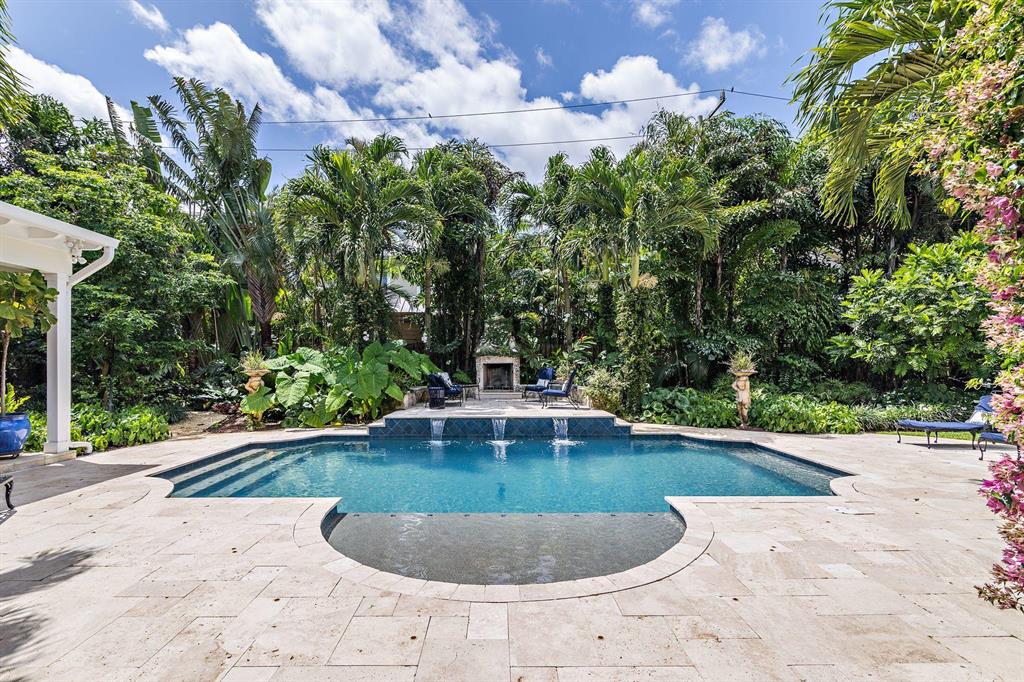 BEACH SHORES - Residential