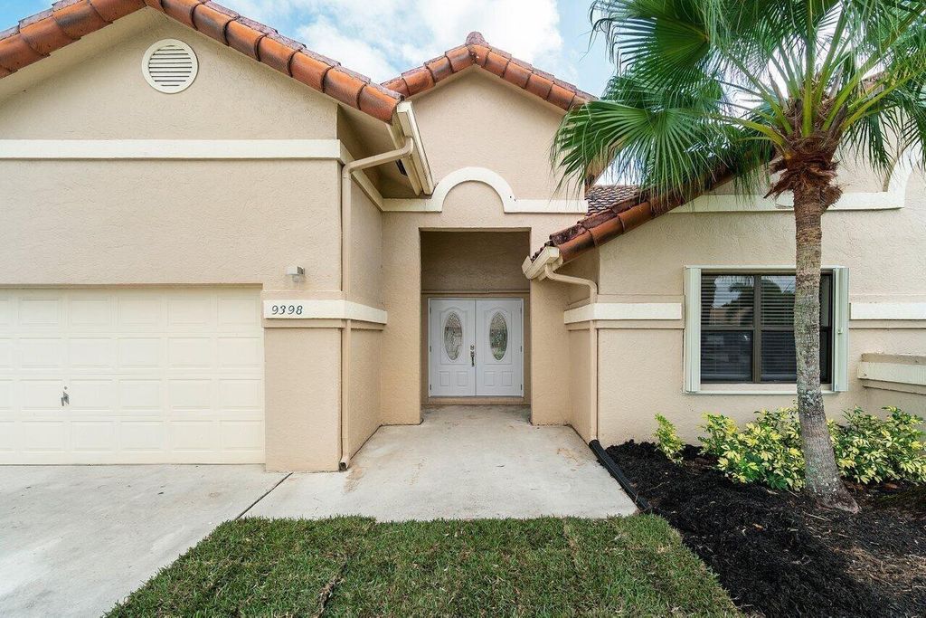 Photo of 9398 Laurel Green Drive, Boynton Beach, FL 33437 (MLS # F10521239)
