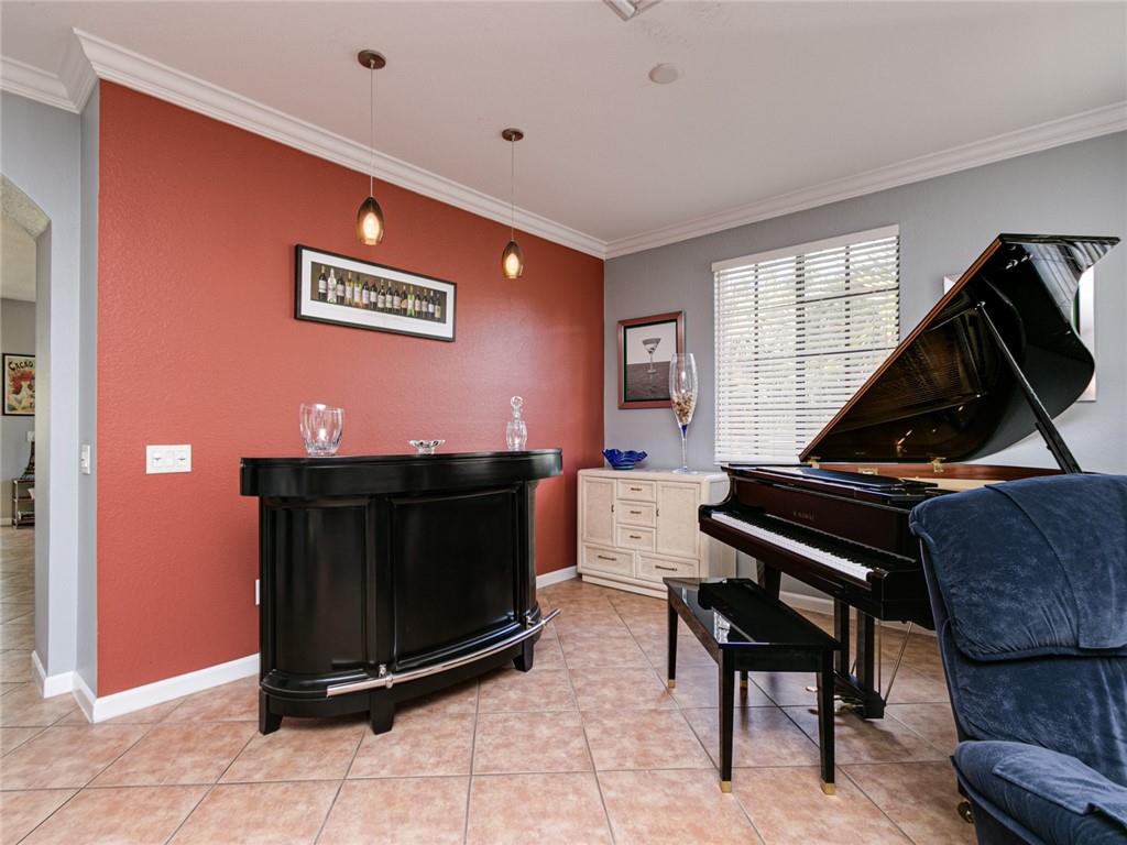 Mariposa Pointe - Residential