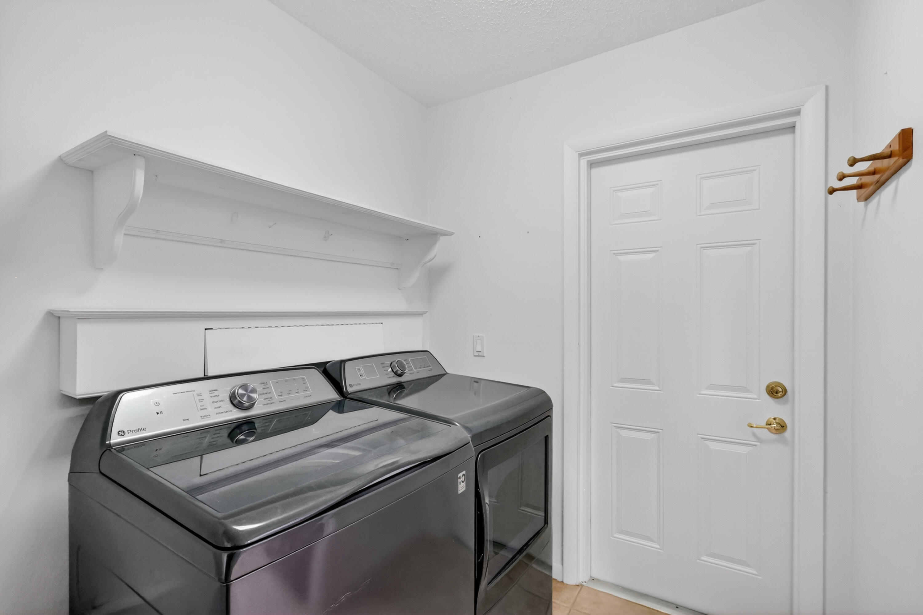 NORTH RIVER FOREST - Residential