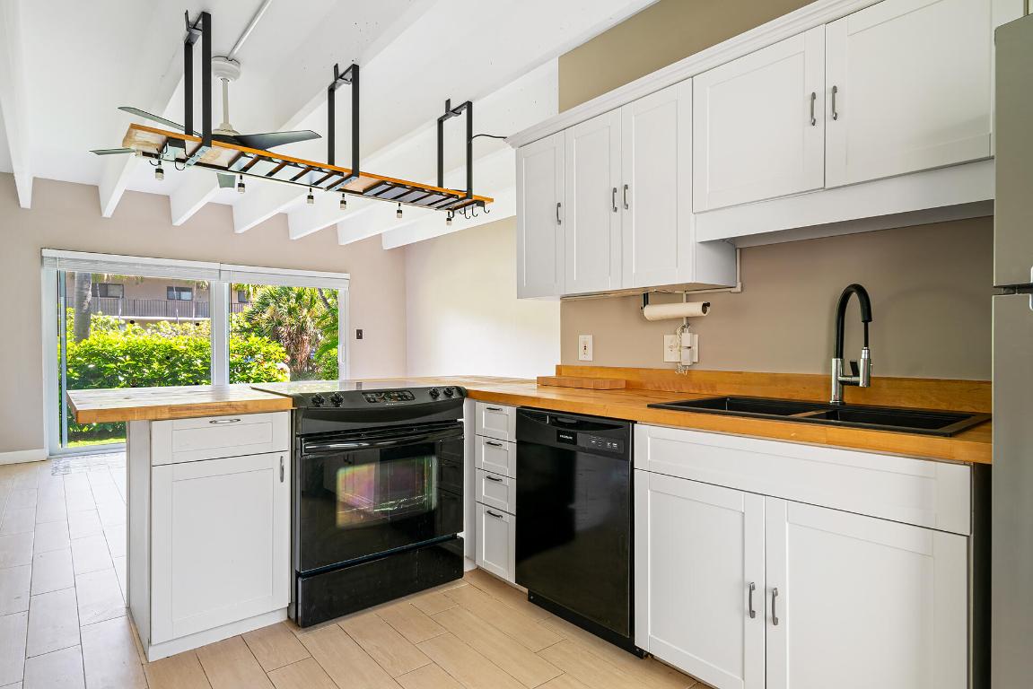 TROPICANA GARDENS INC 4001 S OCEAN BLVD PALM BEACH - Residential