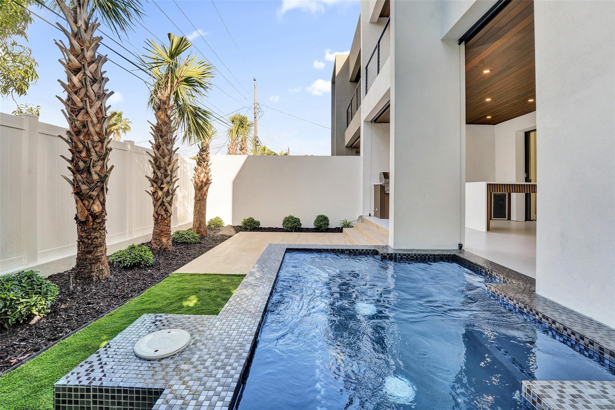 Poinsettia Heights - Residential