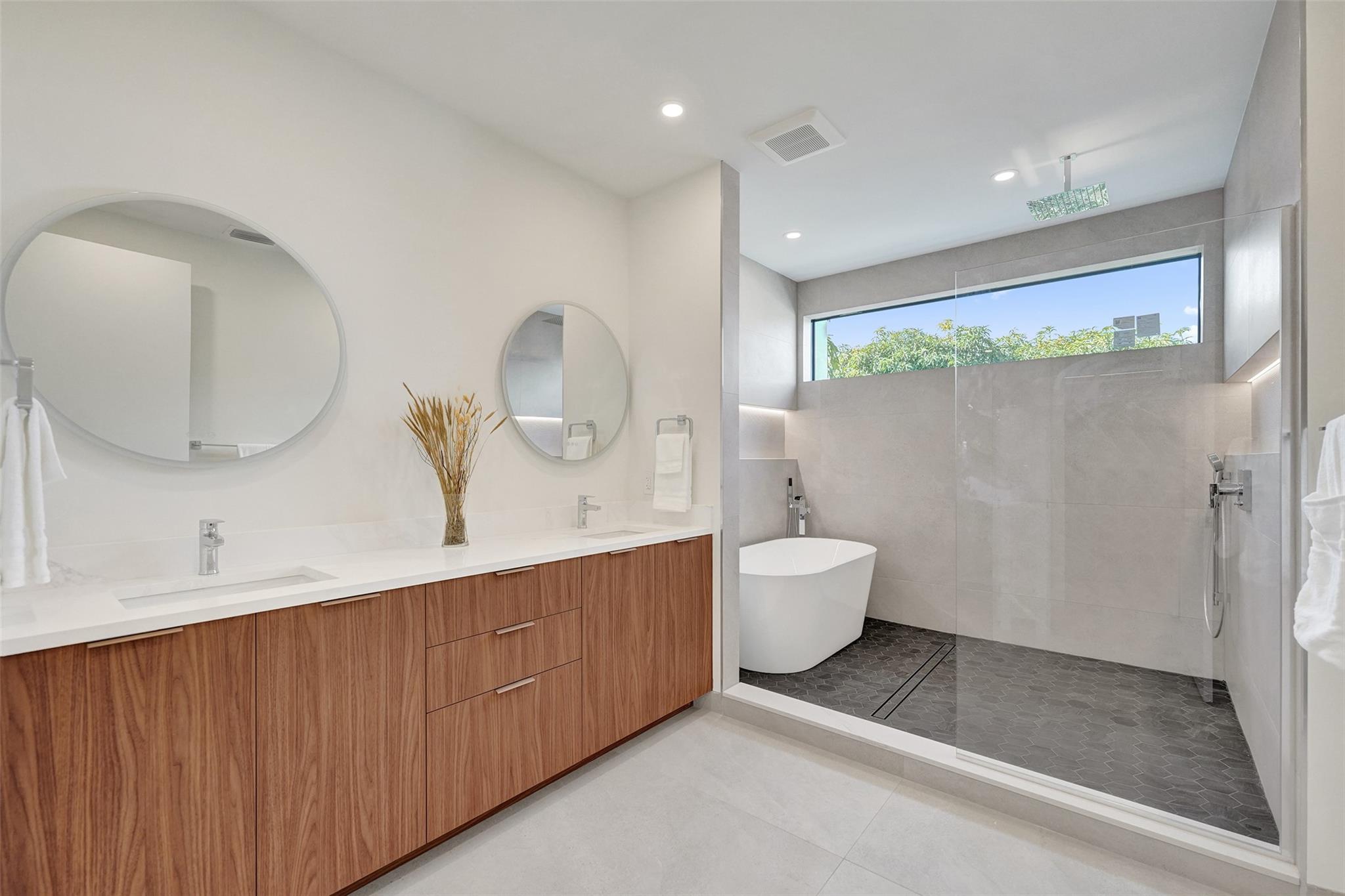 Poinsettia Heights - Residential