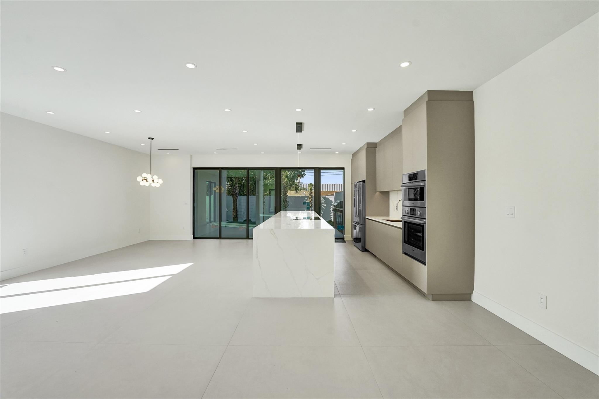 Poinsettia Heights - Residential