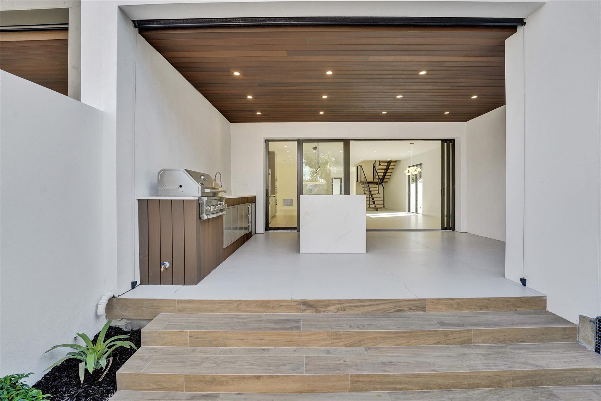 Poinsettia Heights - Residential