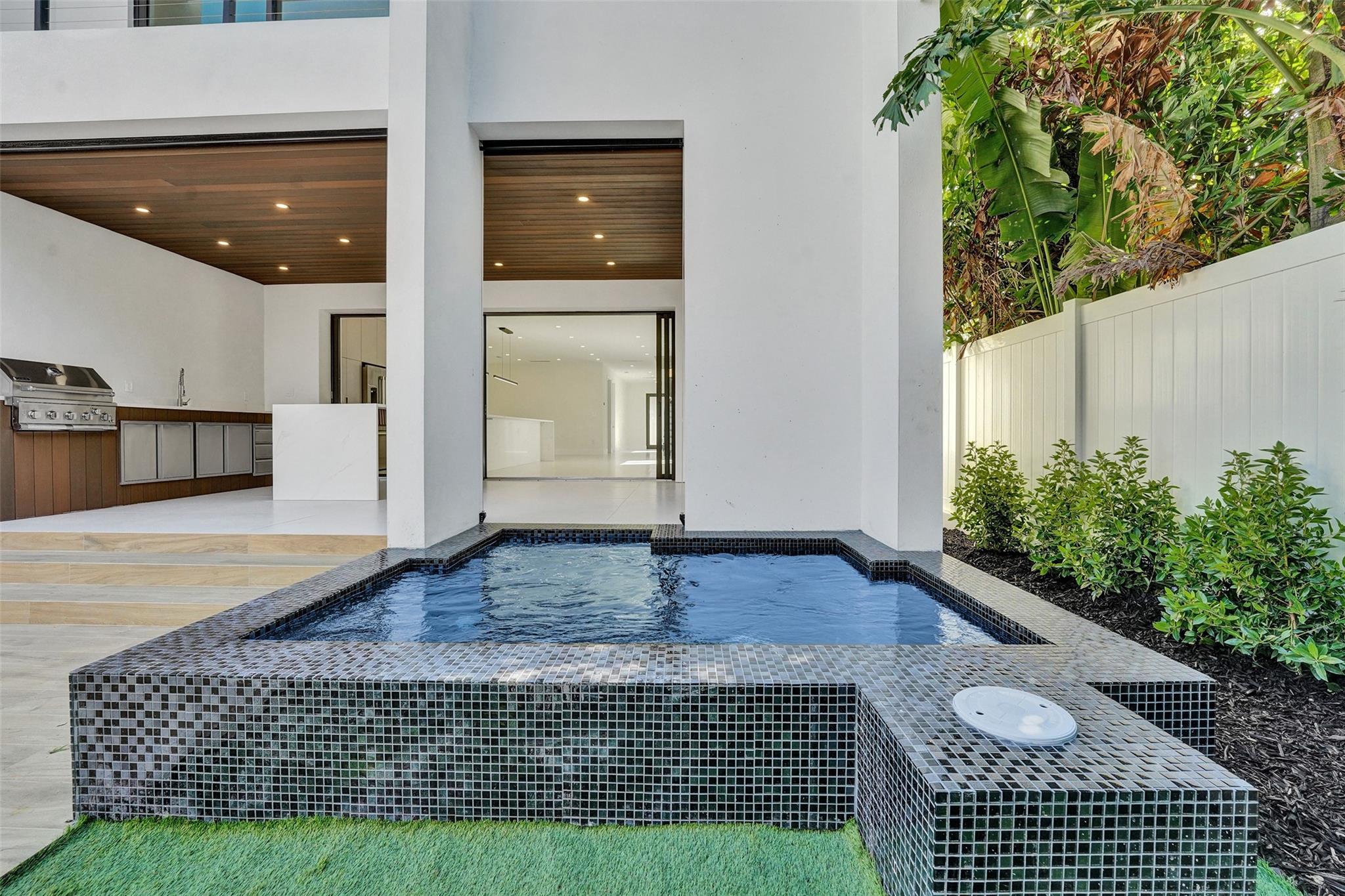 Poinsettia Heights - Residential