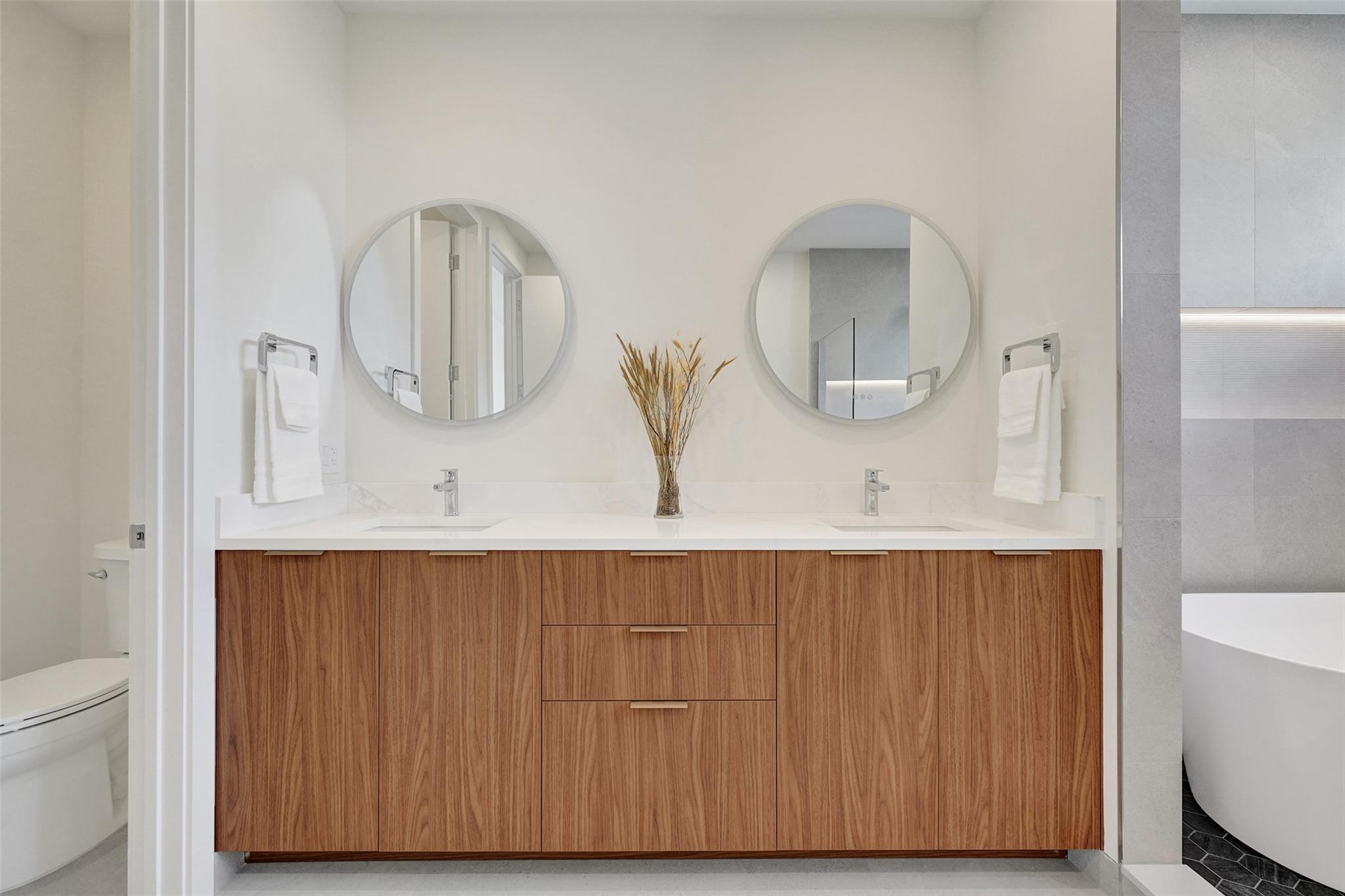 Poinsettia Heights - Residential