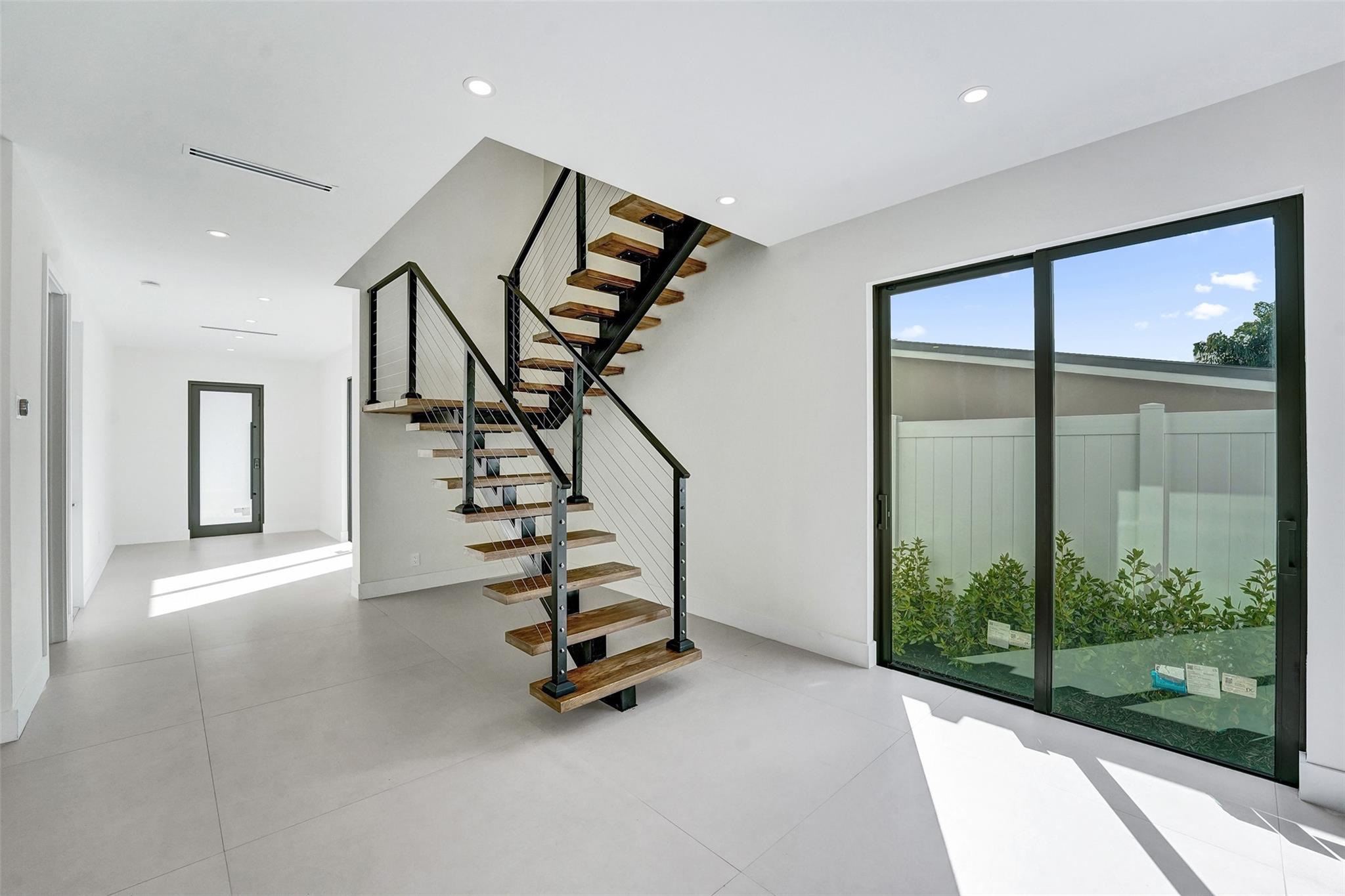 Poinsettia Heights - Residential