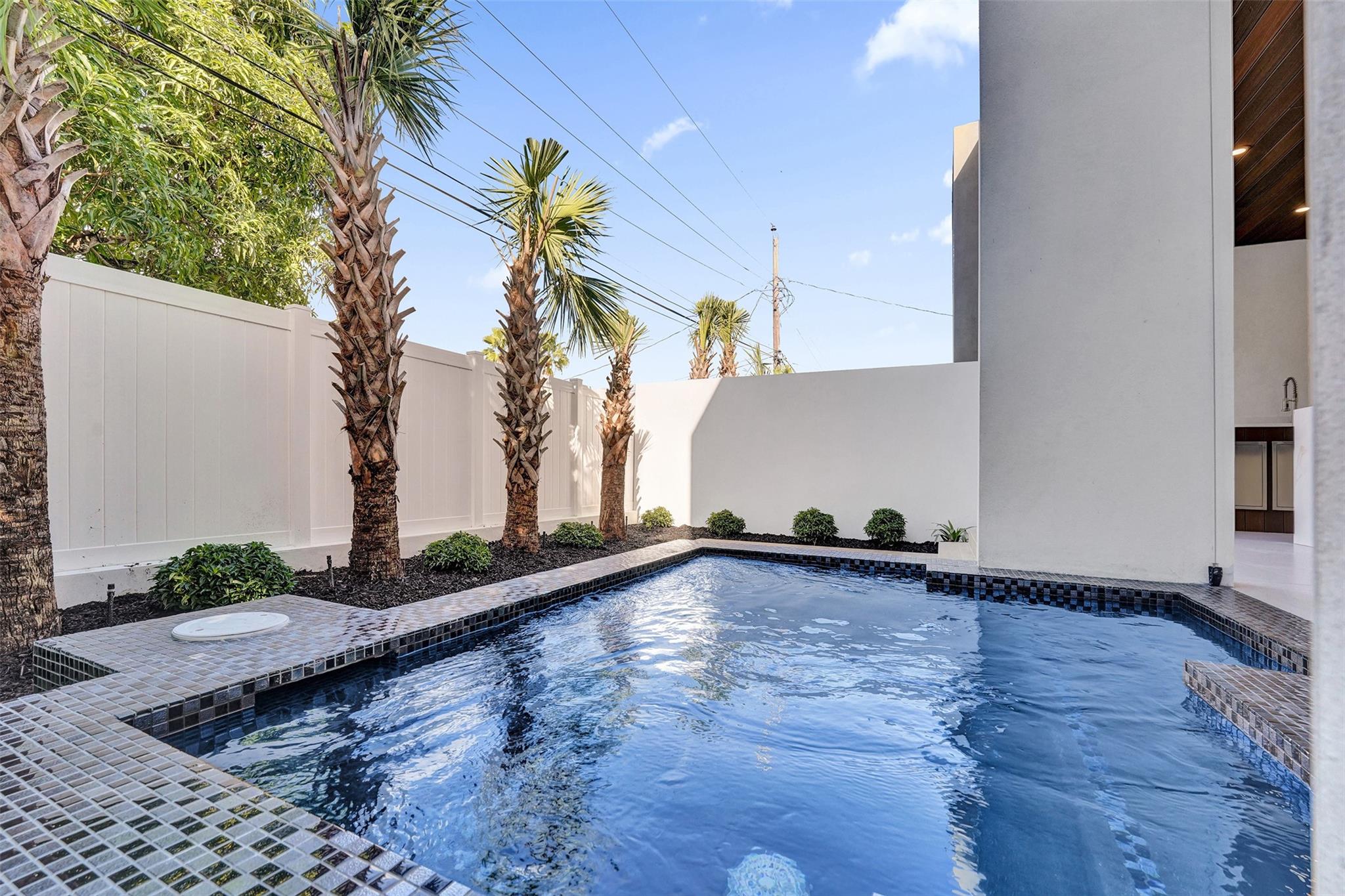 Poinsettia Heights - Residential