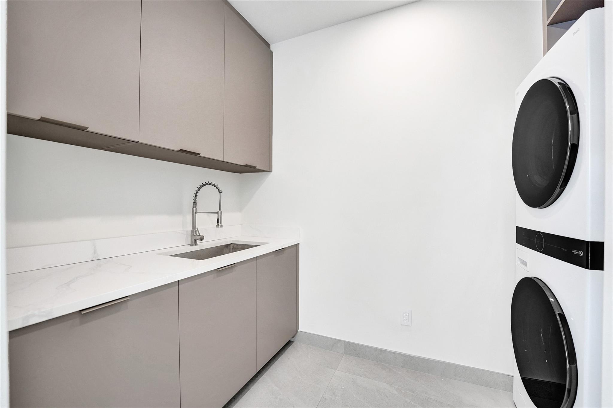 Poinsettia Heights - Residential