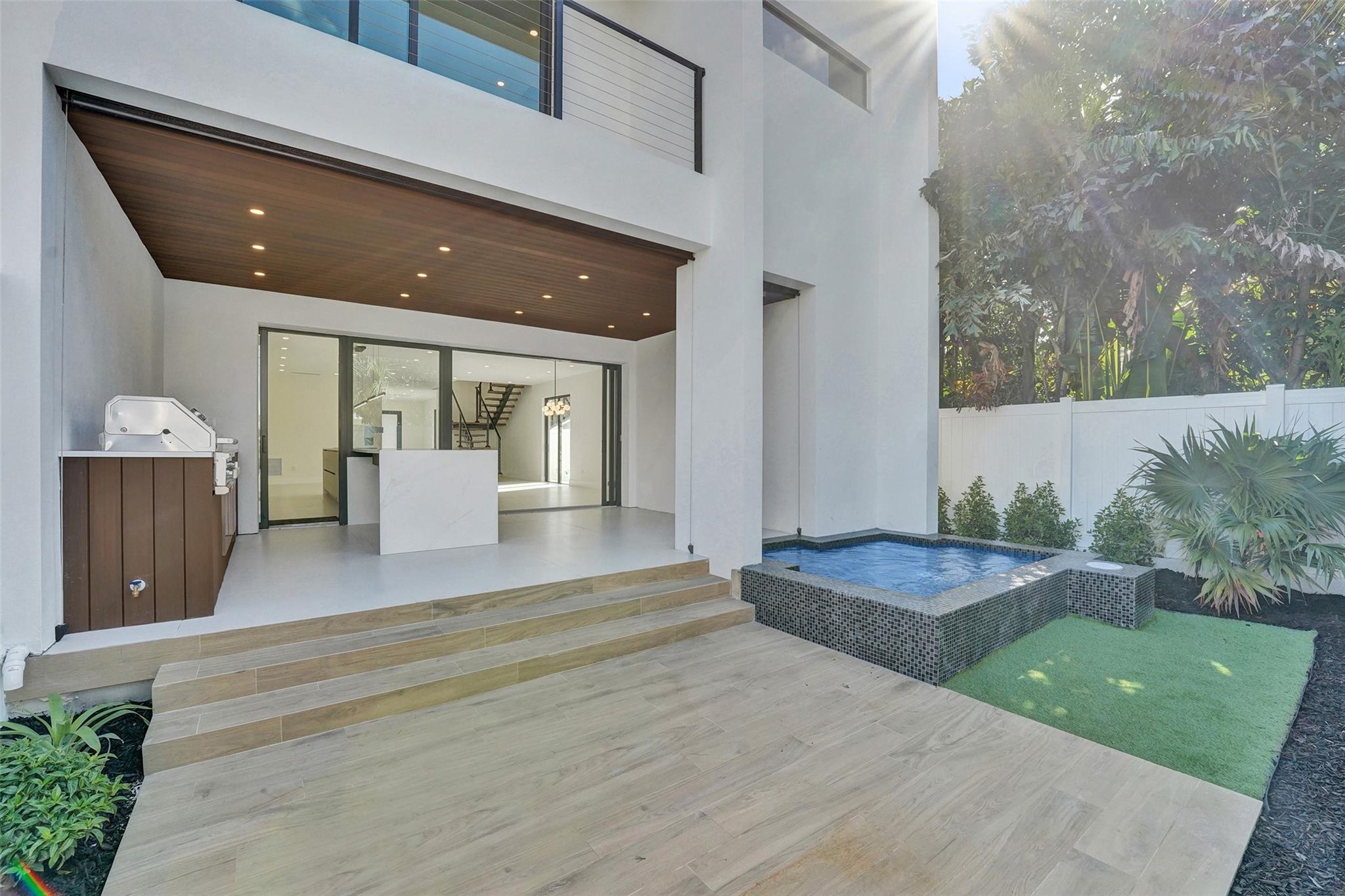 Poinsettia Heights - Residential