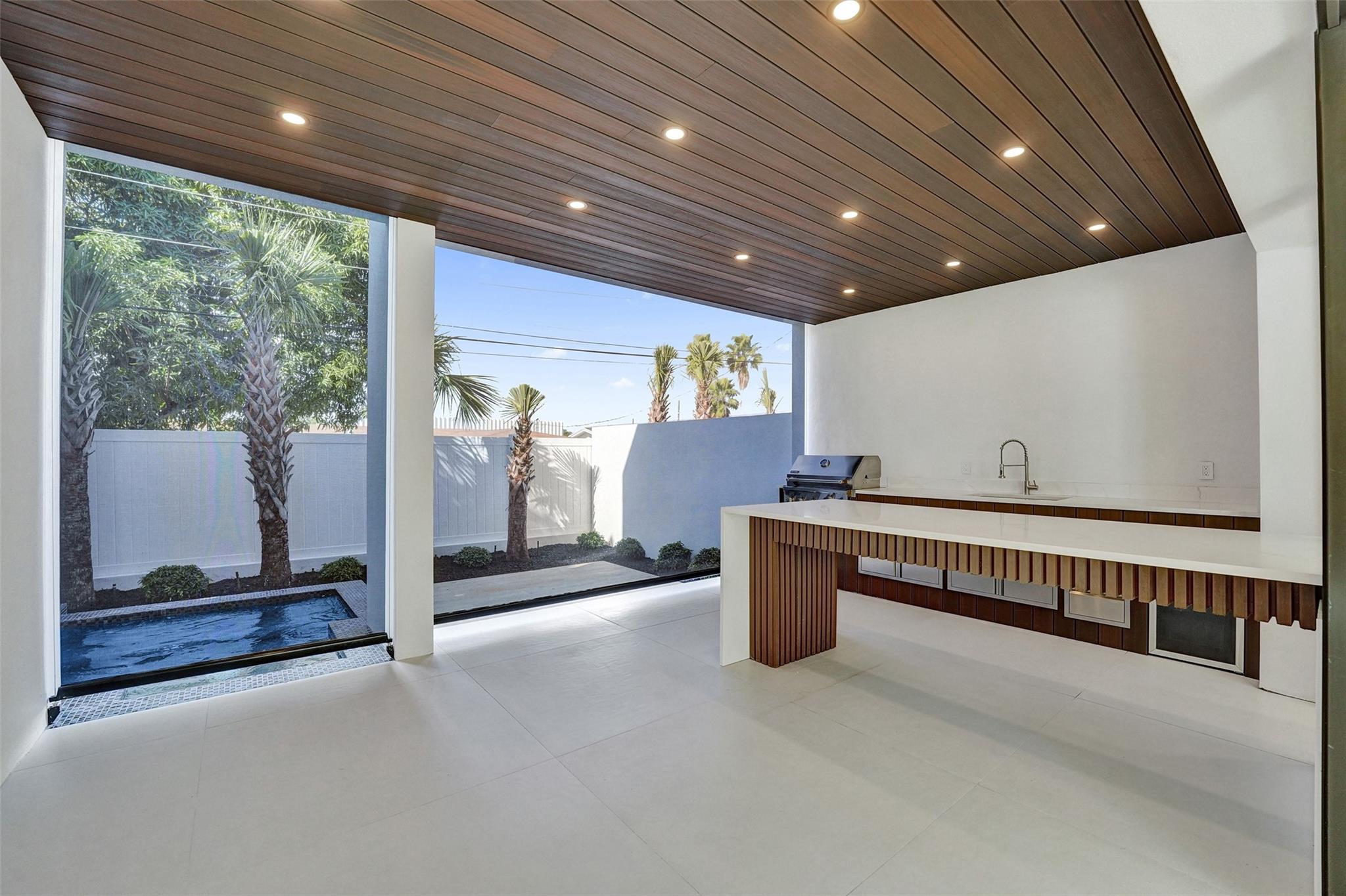 Poinsettia Heights - Residential