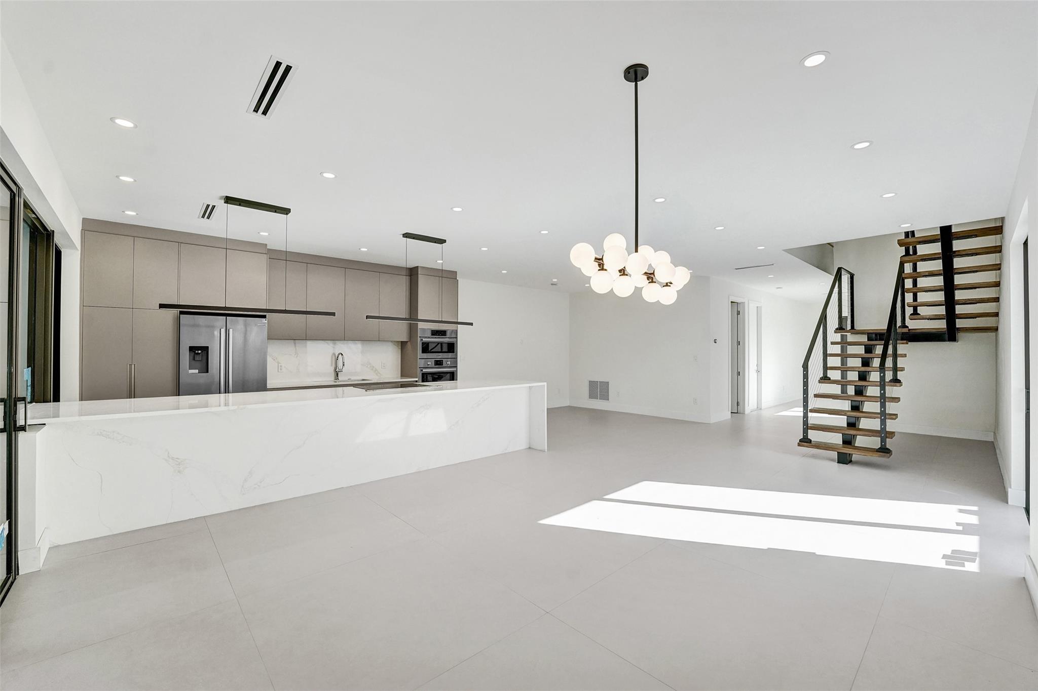 Poinsettia Heights - Residential