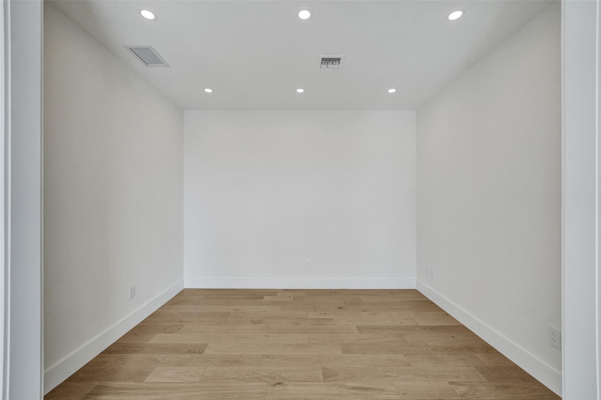 Poinsettia Heights - Residential