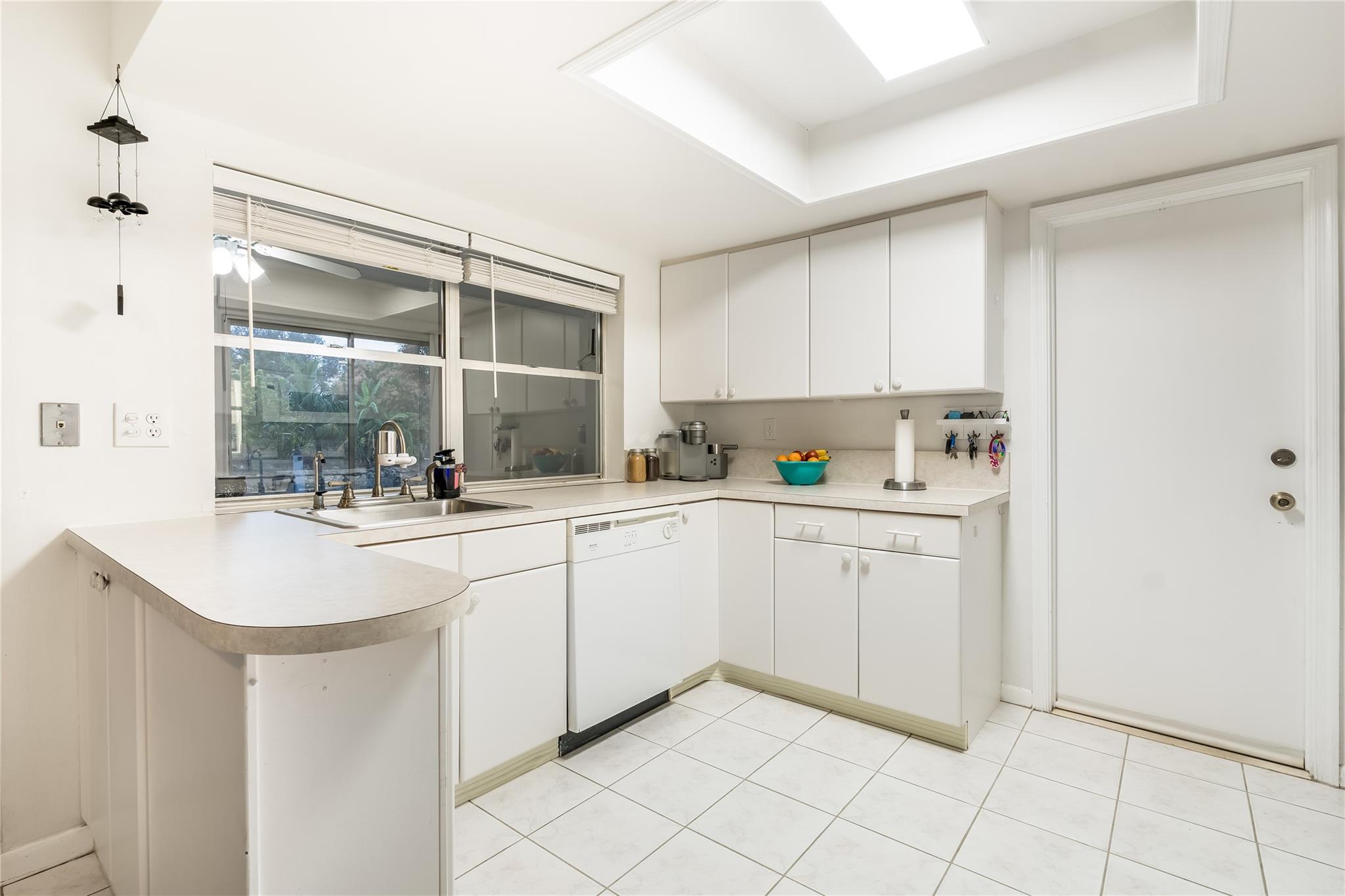 Paradise Gardens 67-37 B - Residential