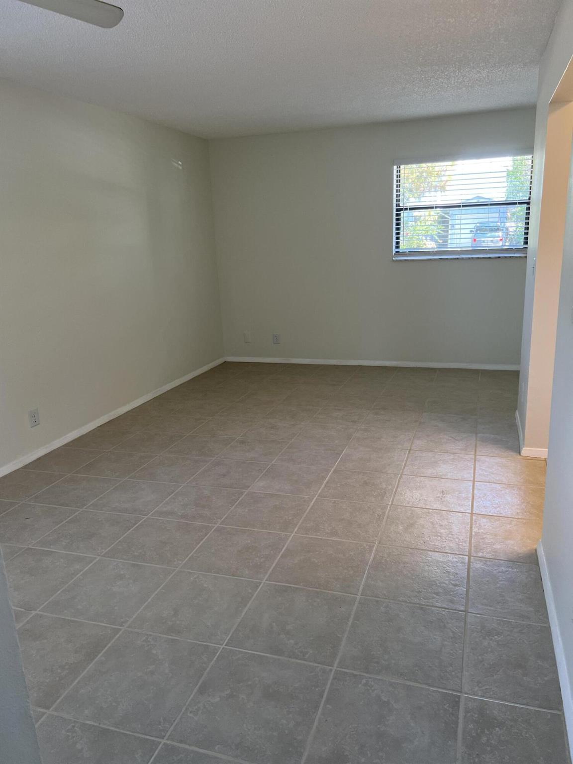 NORTH PALM BEACH HEIGHTS - Residential Lease