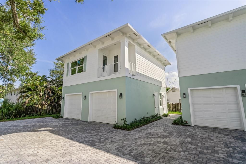 Photo of 667 SW Cleveland Avenue #1, Stuart, FL 34994 (MLS # R10713572)