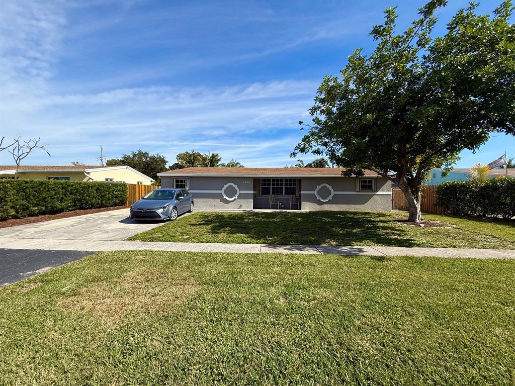 Photo of 1420 SW 1st Avenue, Deerfield Beach, FL 33441 (MLS # R11061461)