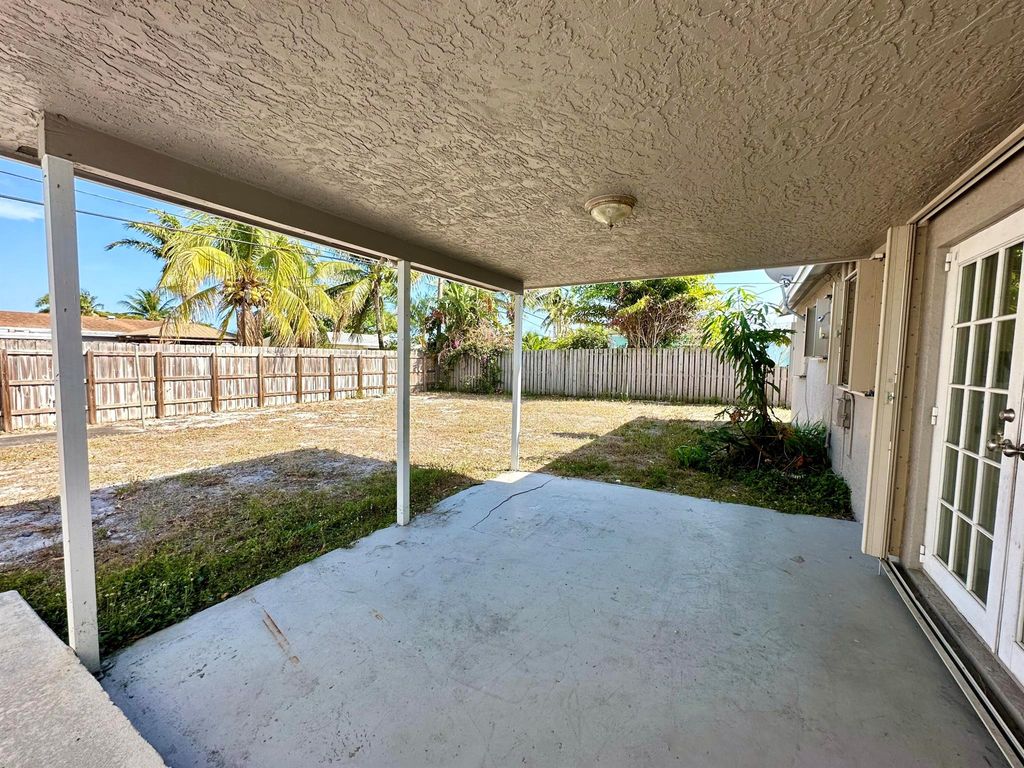 Photo of 1420 SW 1st Avenue, Deerfield Beach, FL 33441 (MLS # R11061461)