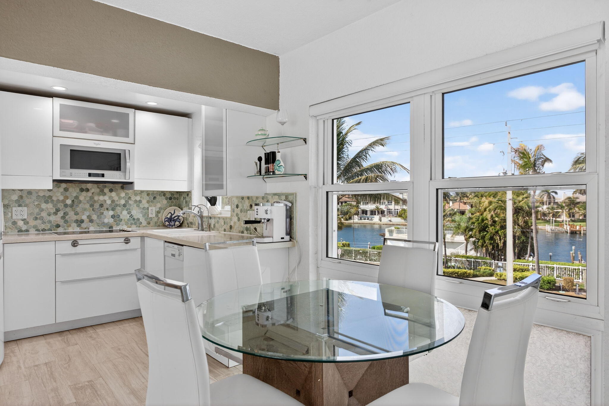 1043 Hillsboro Mile 21c