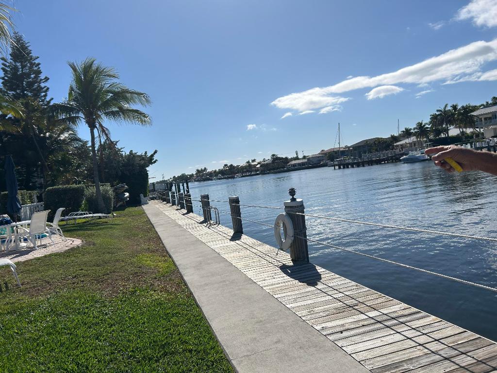 1043 Hillsboro Mile 21c