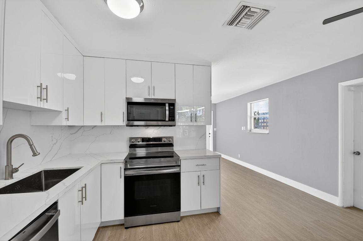 312 Greenbrier Drive