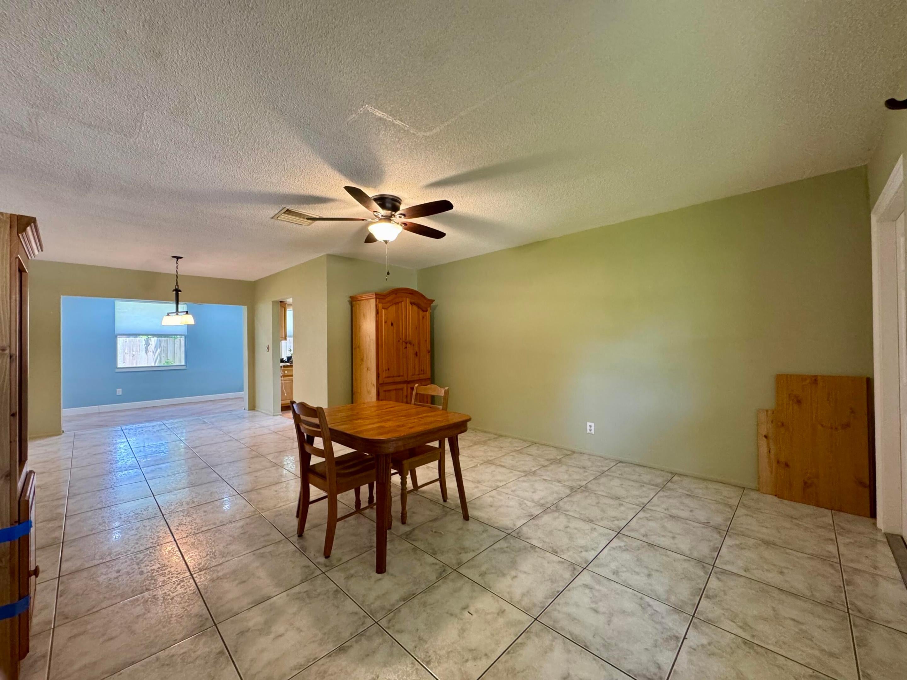 1785 NW 39TH Place