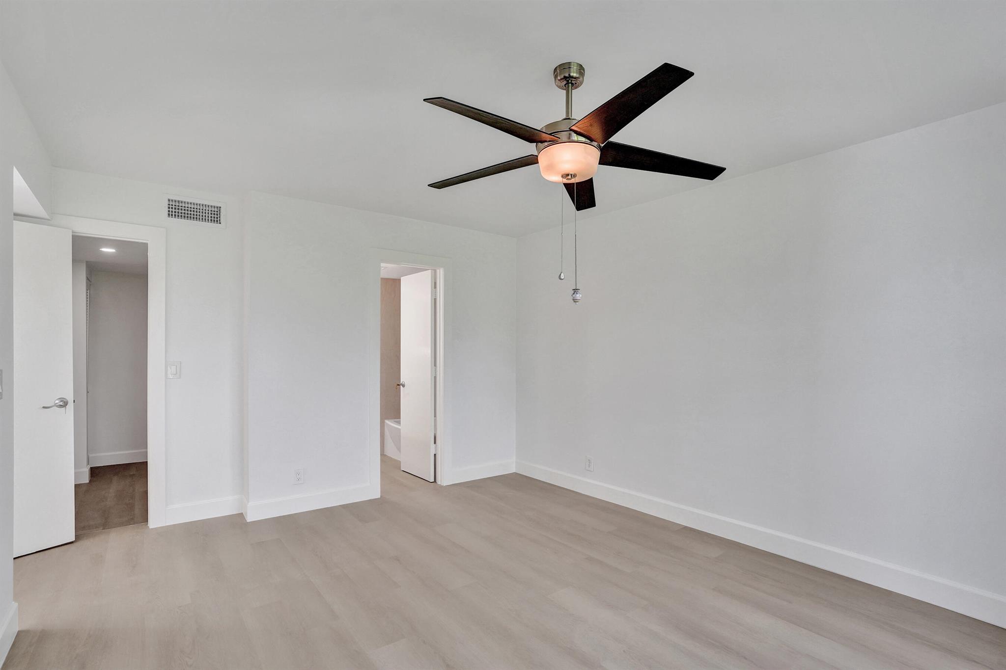 PALM VILLAS CONDO APTS - Residential