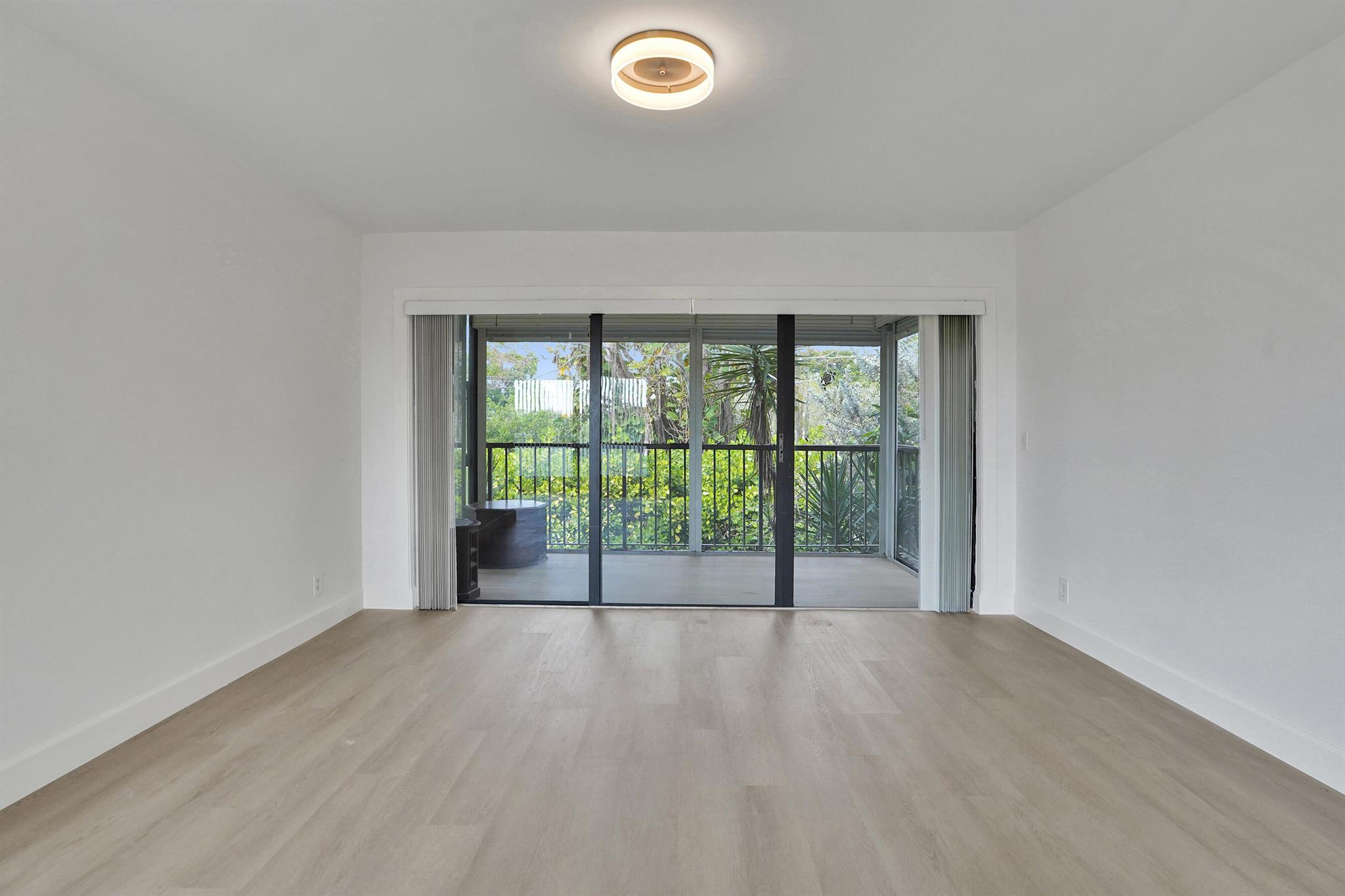 PALM VILLAS CONDO APTS - Residential