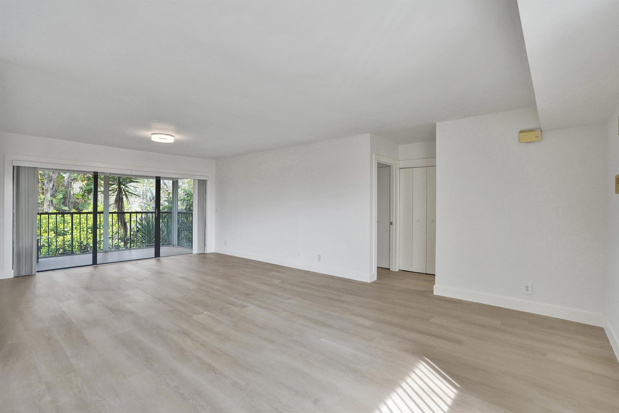 PALM VILLAS CONDO APTS - Residential