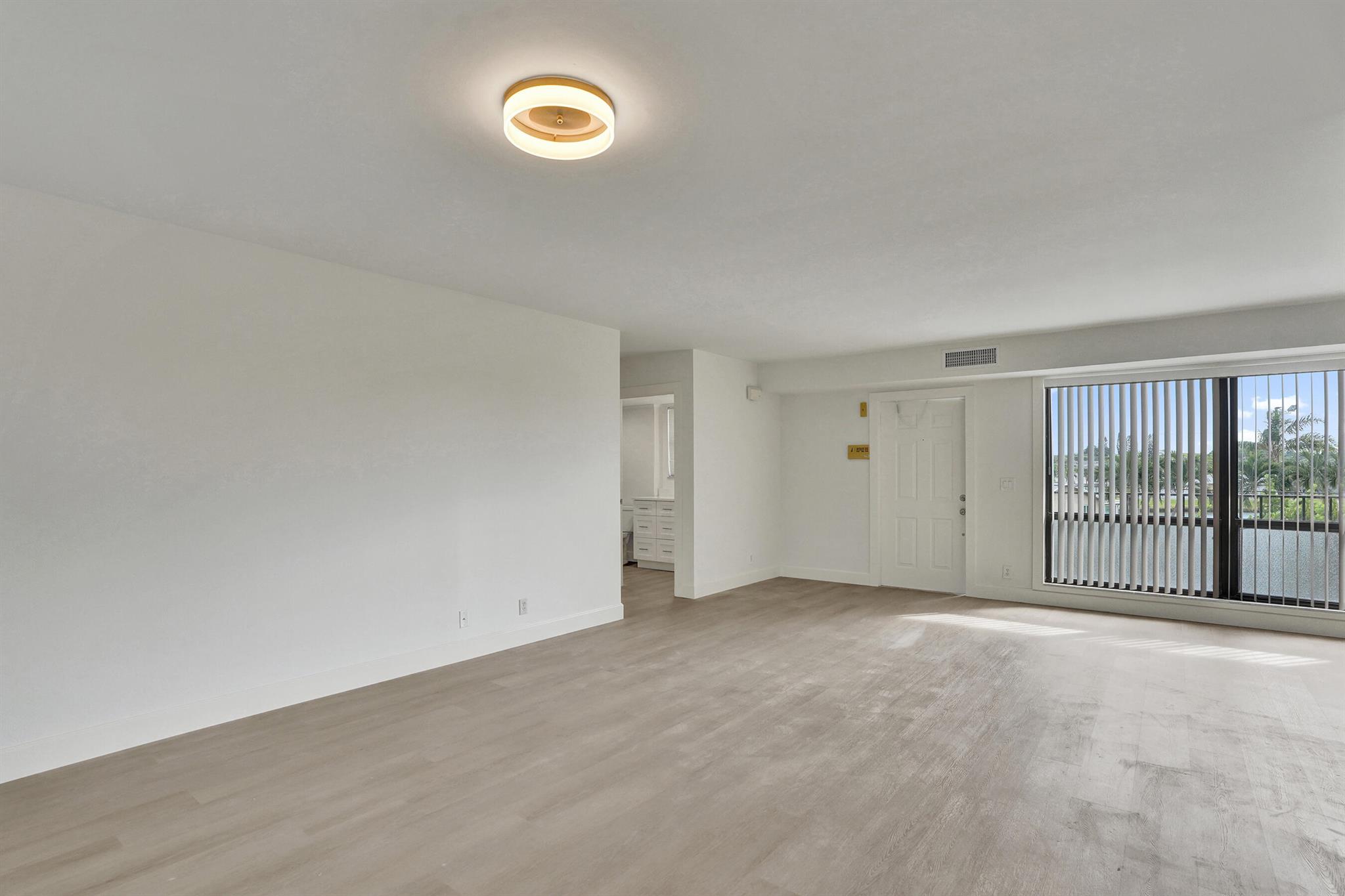 PALM VILLAS CONDO APTS - Residential