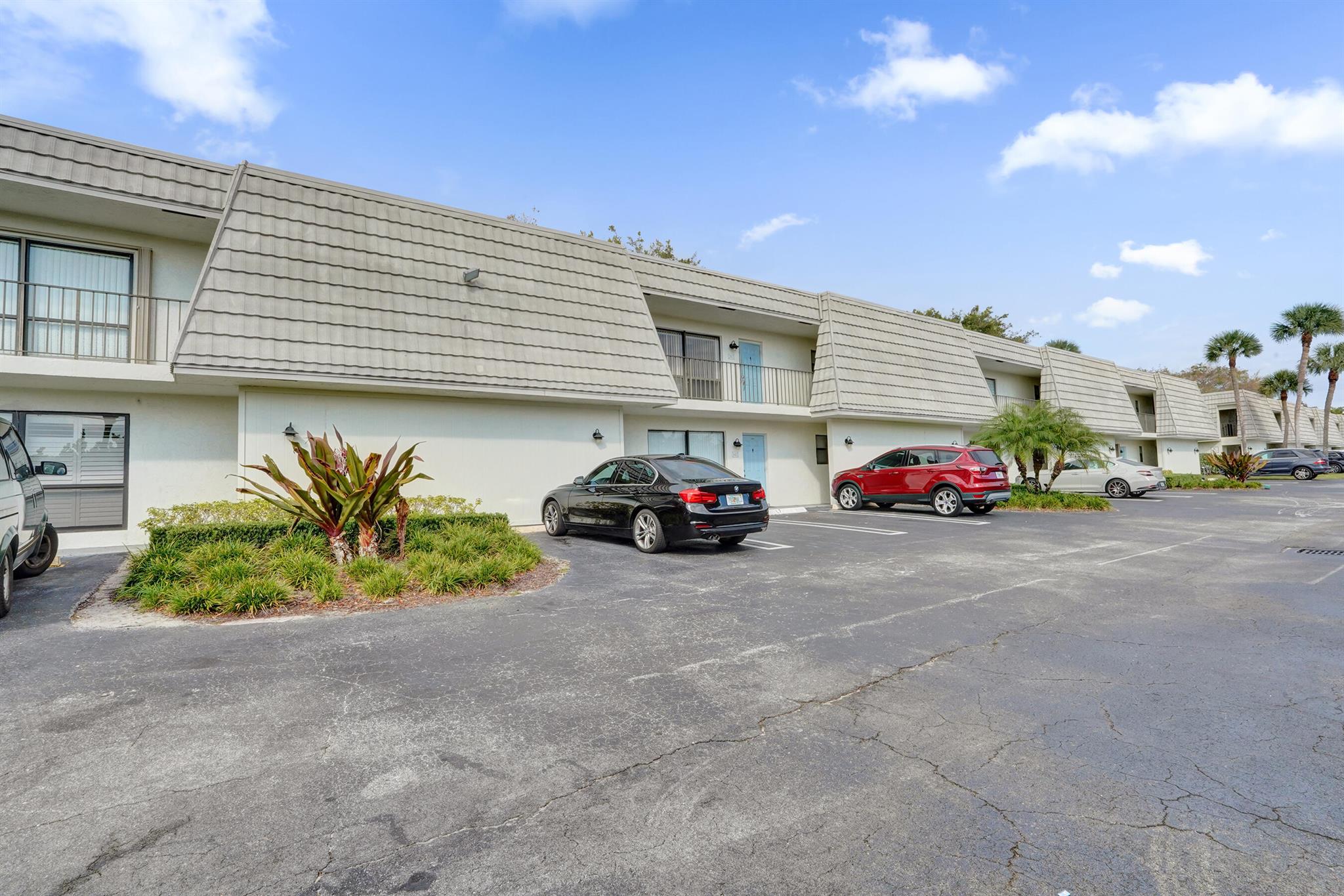 PALM VILLAS CONDO APTS - Residential