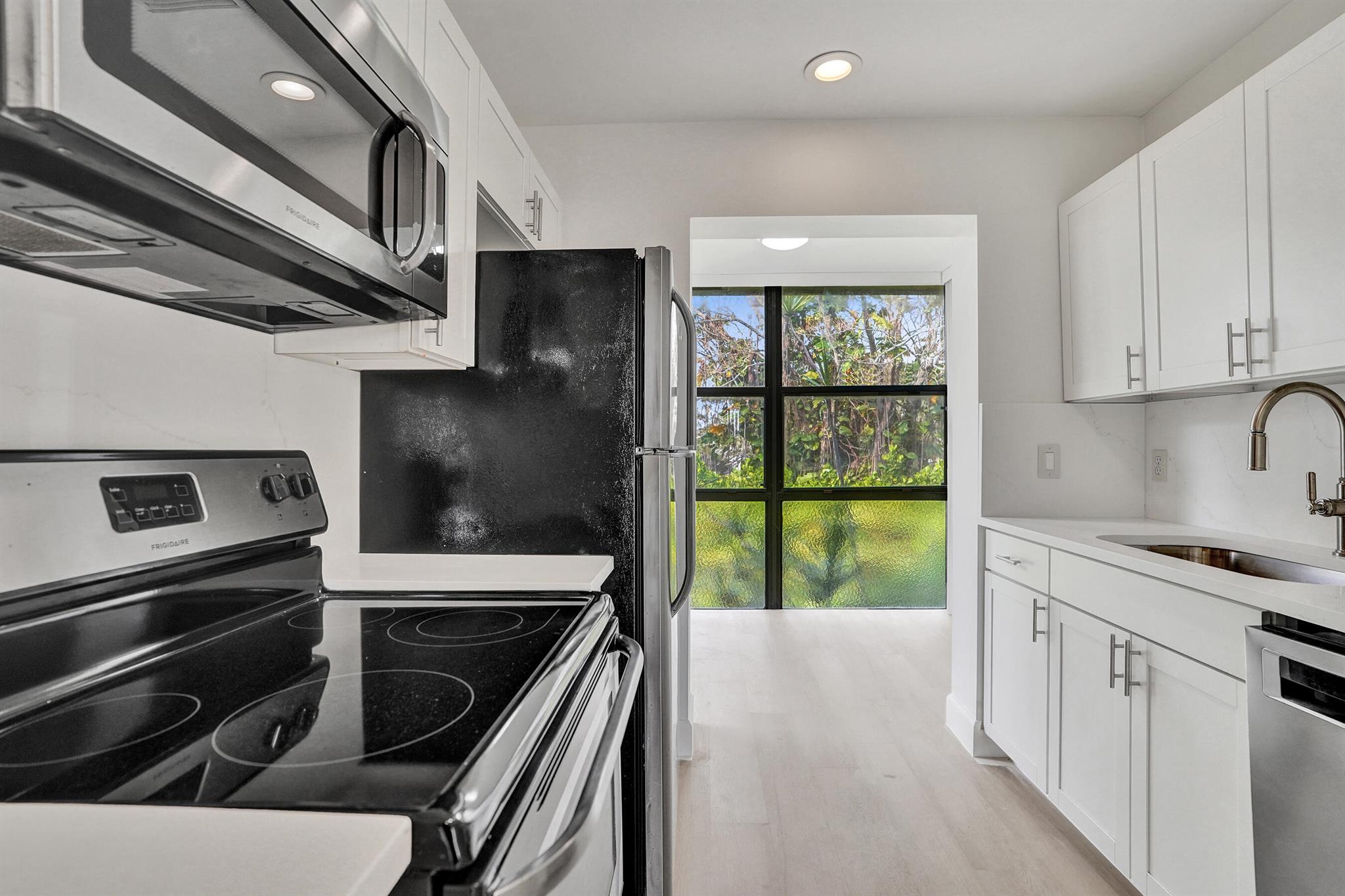 PALM VILLAS CONDO APTS - Residential