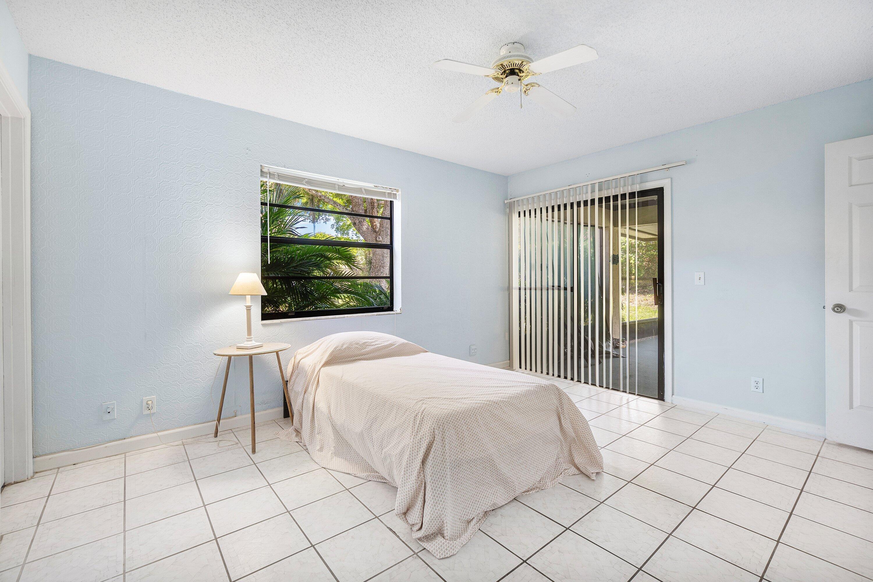 TRADEWINDS AT DOS LAGOS CONDO - Residential