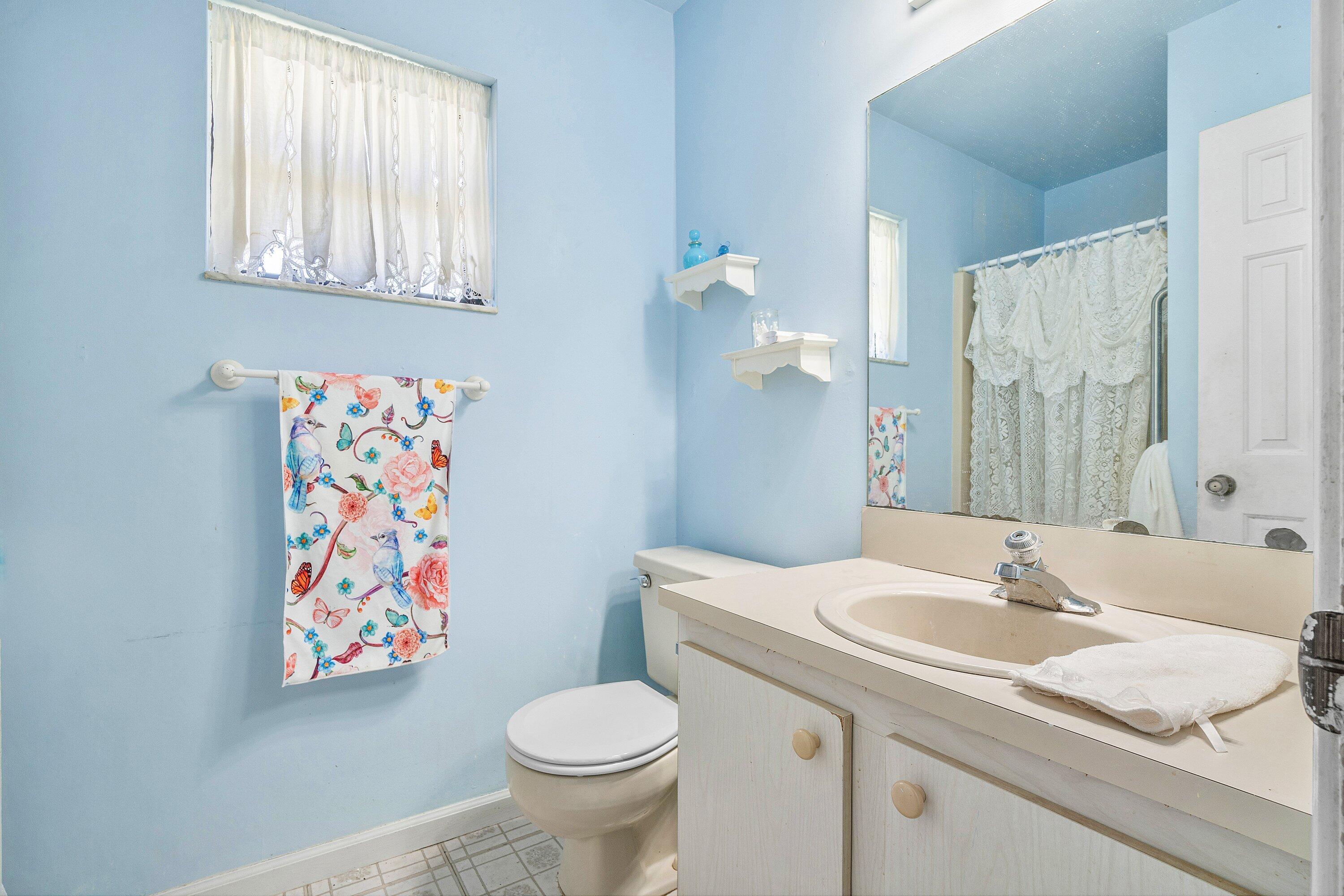 TRADEWINDS AT DOS LAGOS CONDO - Residential
