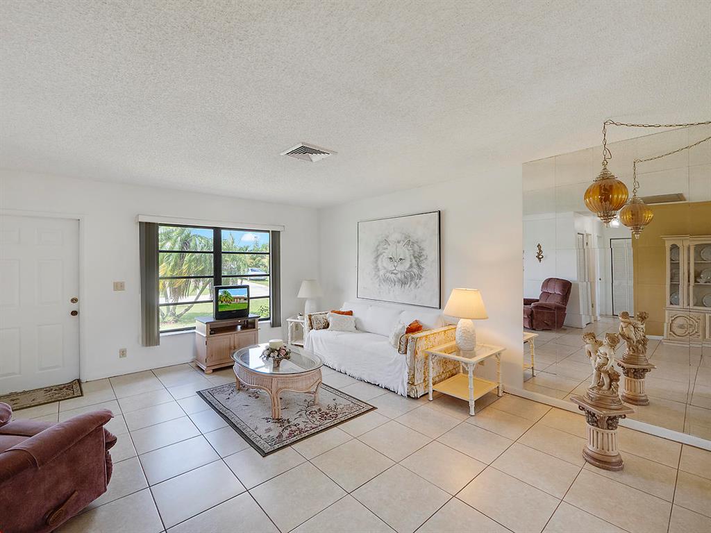 TROPICAL COUNTRY ESTATES - Residential