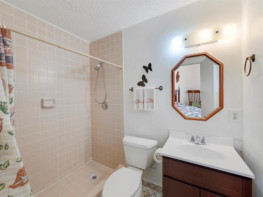 TROPICAL COUNTRY ESTATES - Residential