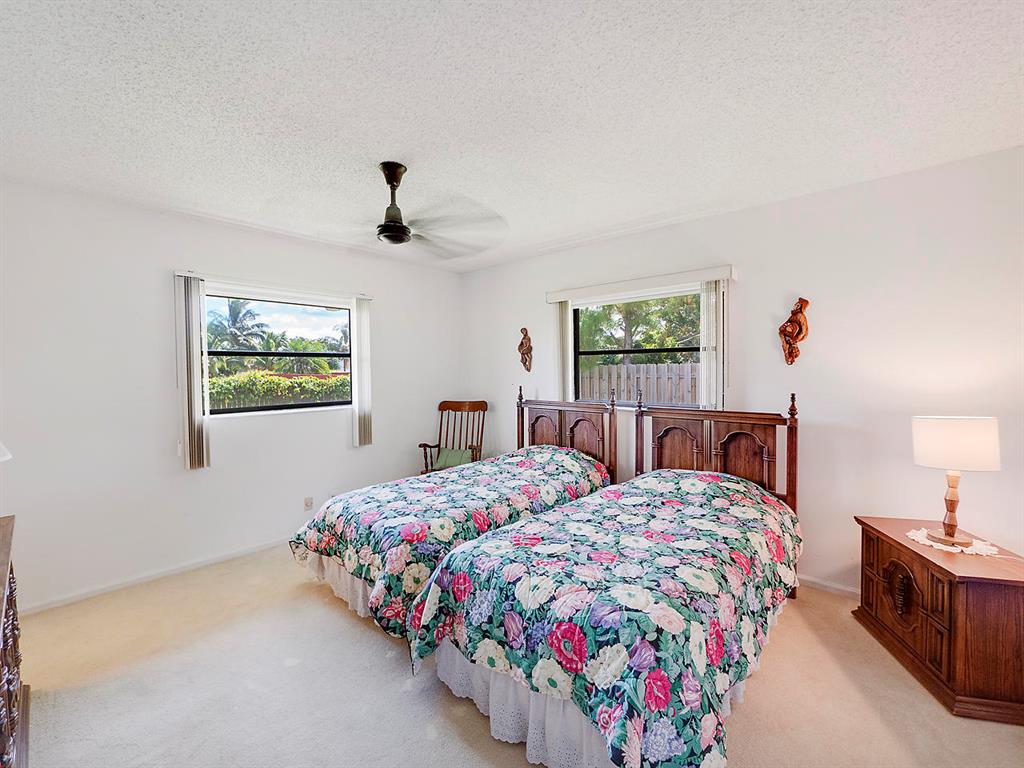 TROPICAL COUNTRY ESTATES - Residential