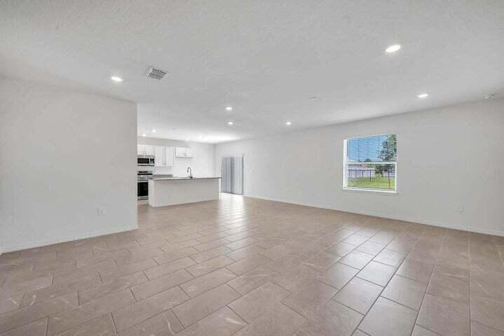 PORT ST LUCIE SECTION 44 - Residential Lease