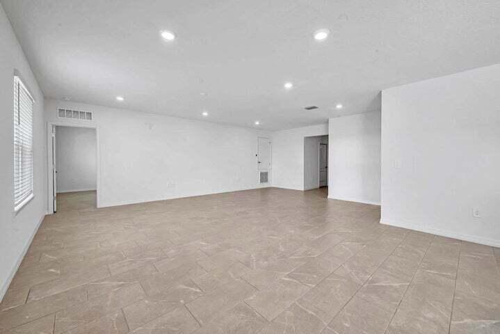 PORT ST LUCIE SECTION 44 - Residential Lease