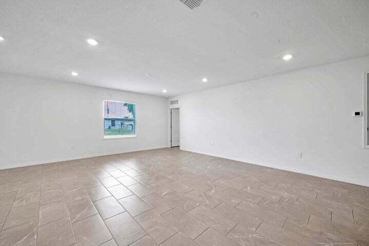 PORT ST LUCIE SECTION 44 - Residential Lease