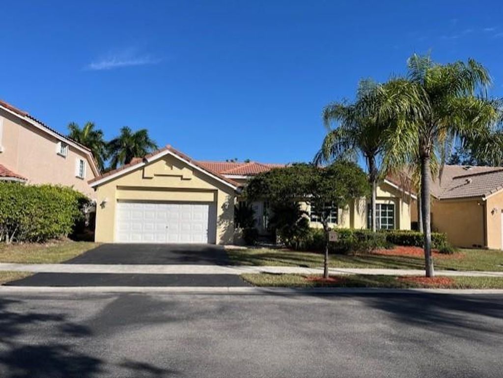 Photo of 517 Spinnaker, Weston, FL 33326 (MLS # F10550038)