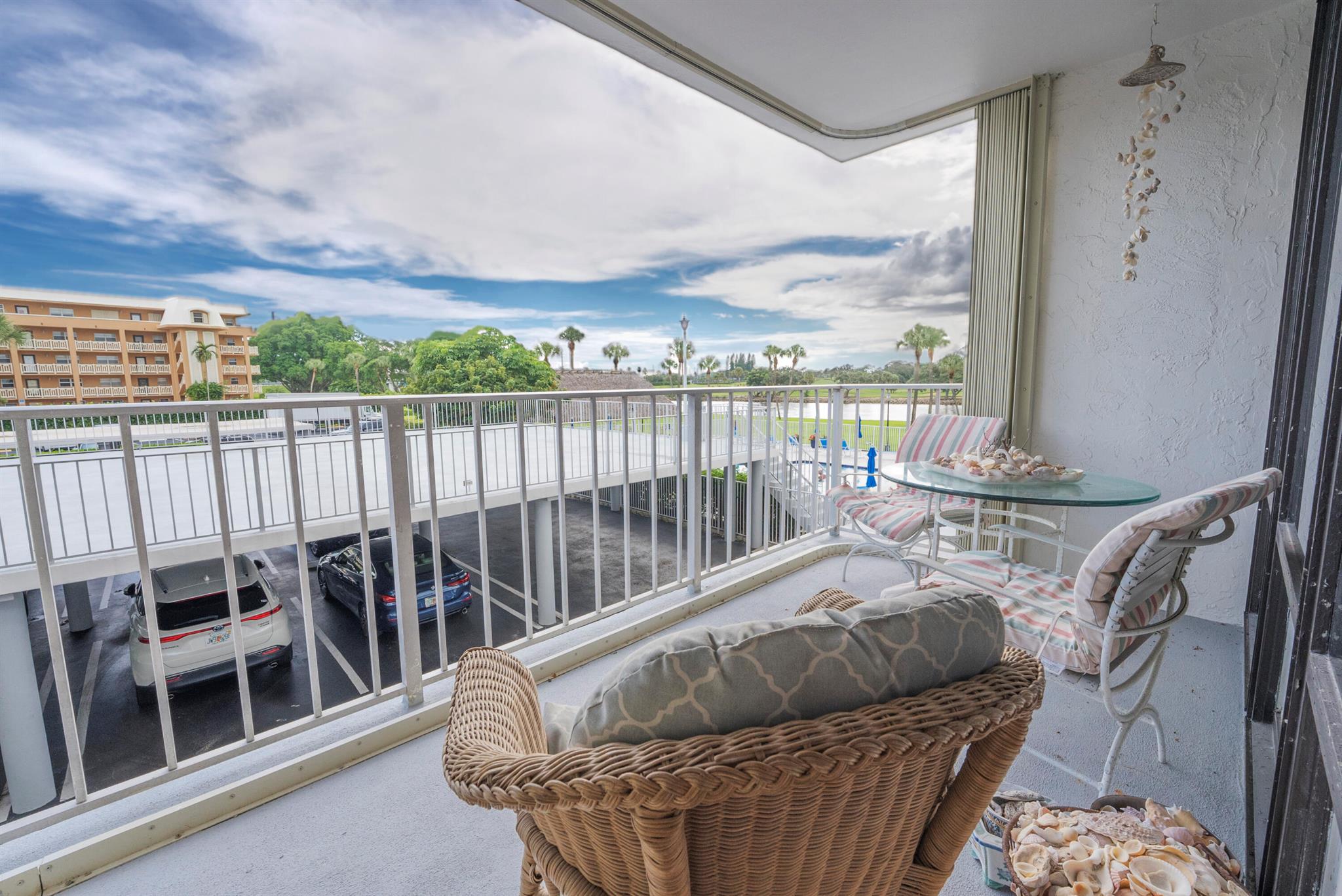 GEMINI CONDO - Residential