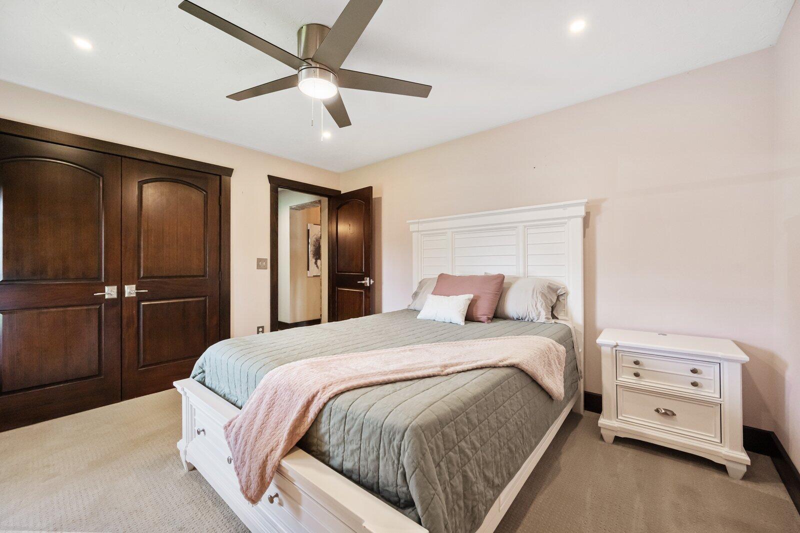 SADDLE TRAIL PARK OF WELLINGTON - Residential Lease