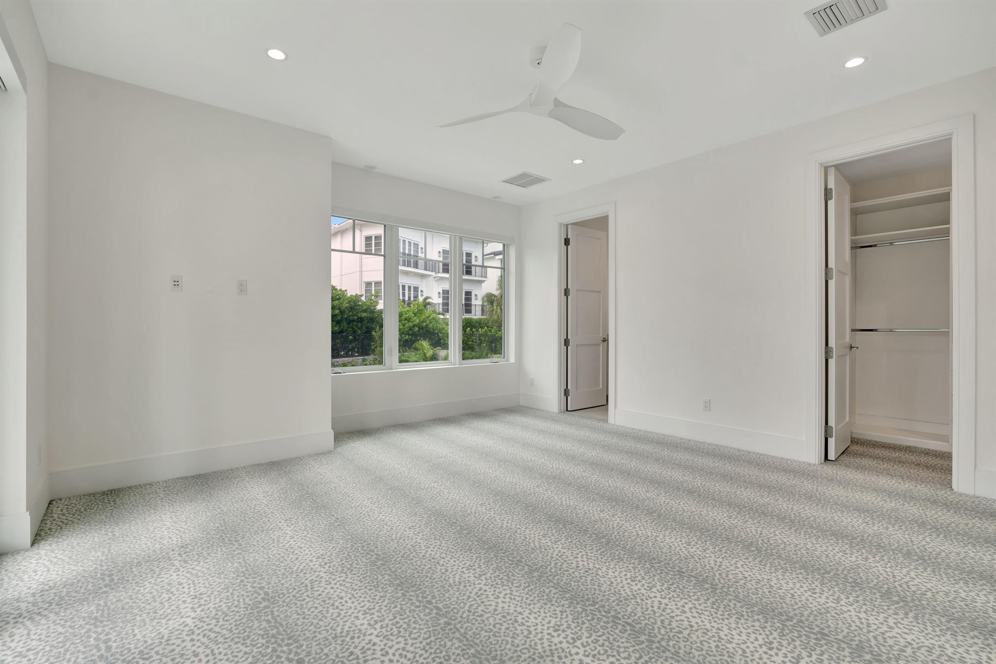 SEASIDE VILLAS - Residential