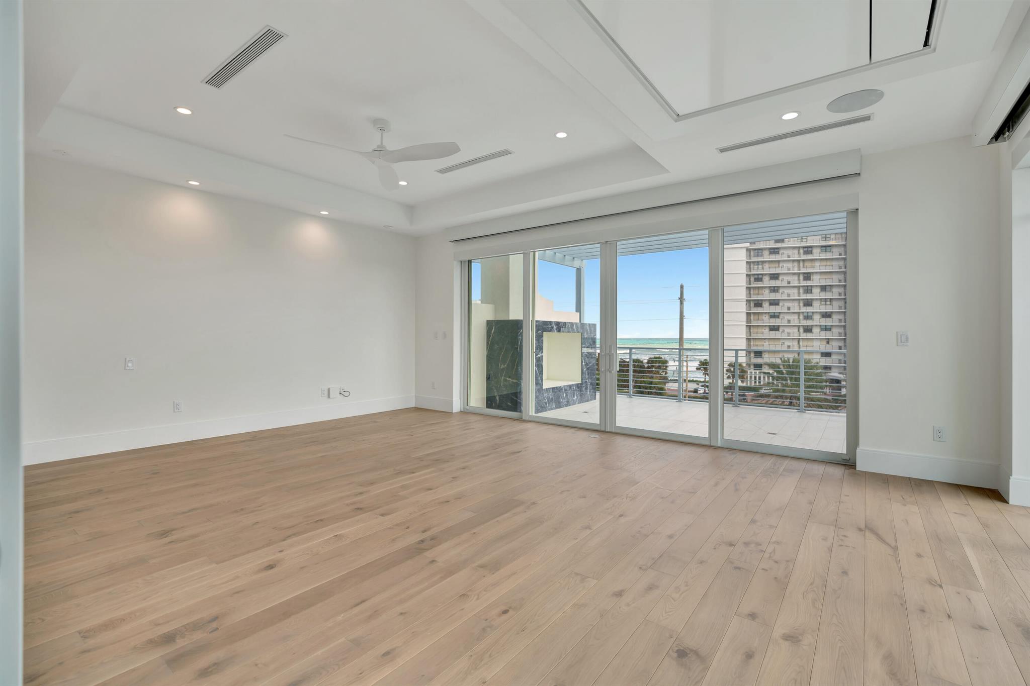 SEASIDE VILLAS - Residential