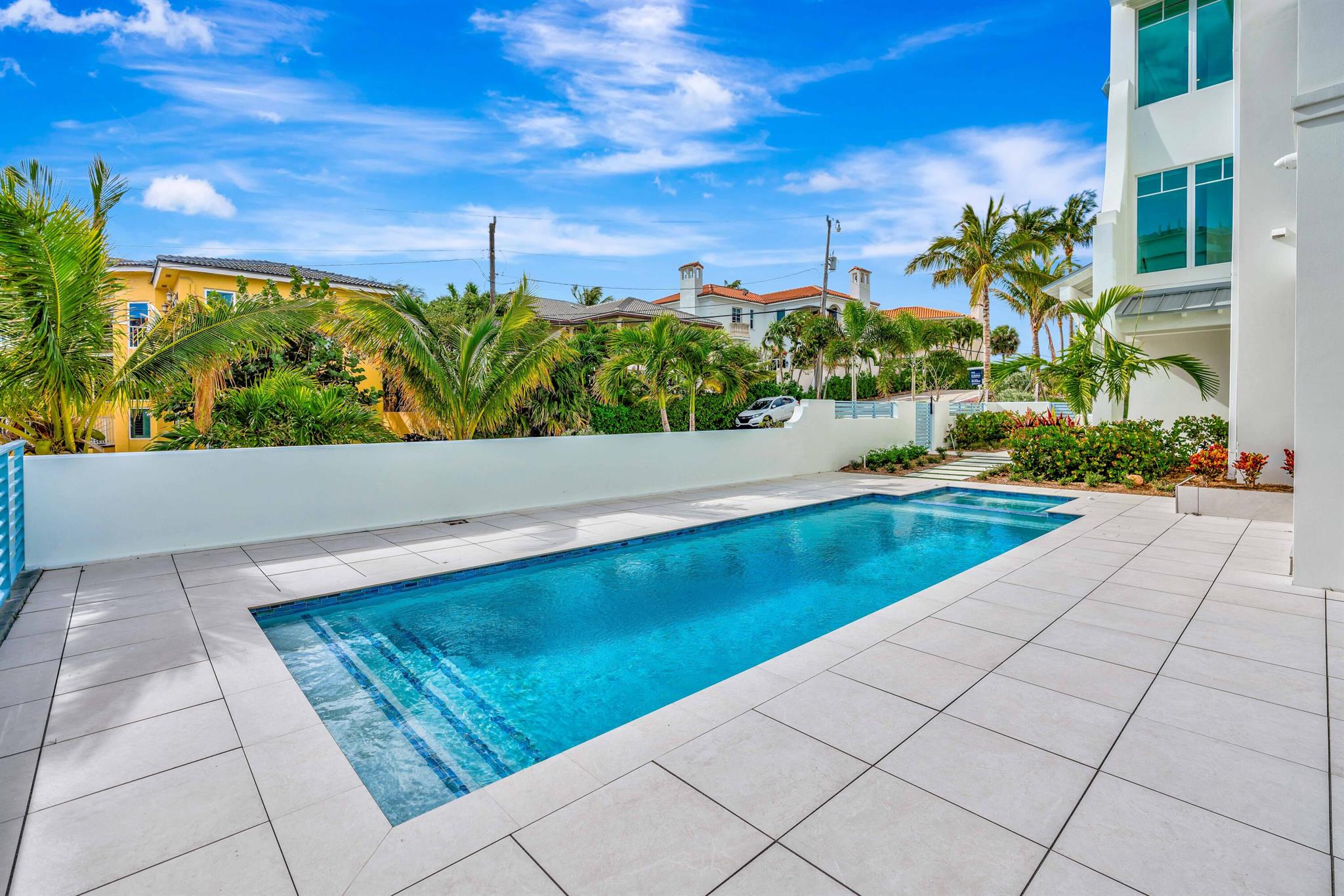 SEASIDE VILLAS - Residential