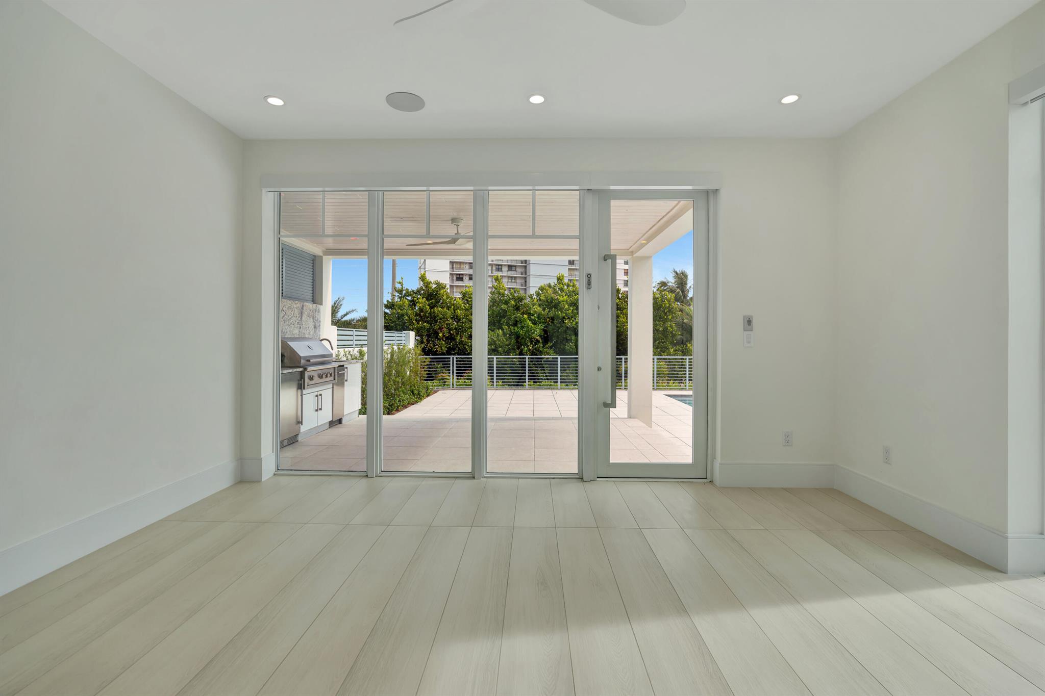 SEASIDE VILLAS - Residential