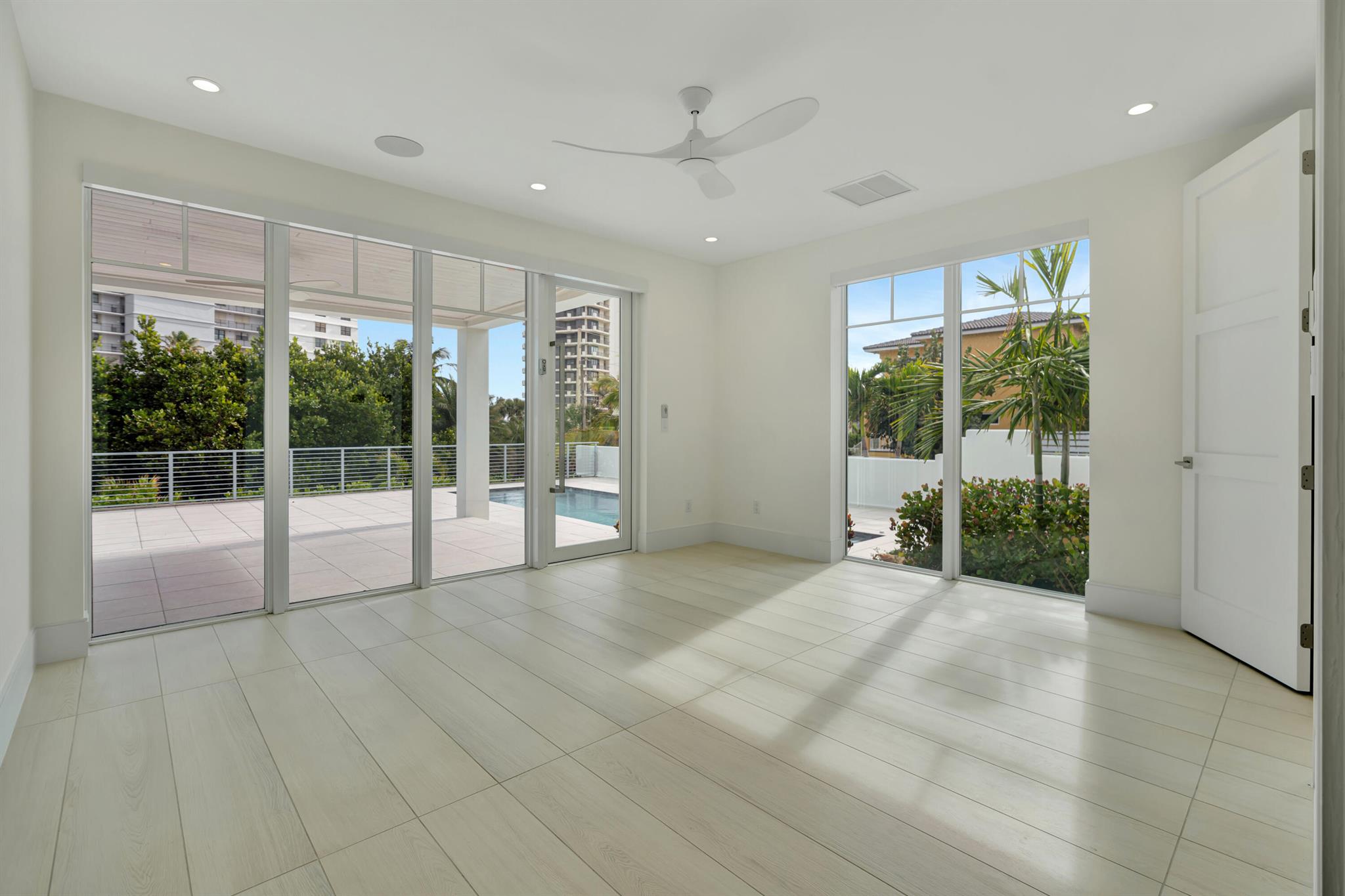 SEASIDE VILLAS - Residential